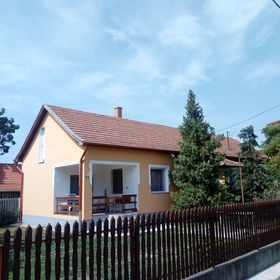 Abádi Karmazsin Ház Abádszalók