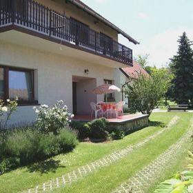 Gyöngyvirág Vendégház Balatonboglár