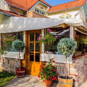 Ötösfogat Panzió Siófok