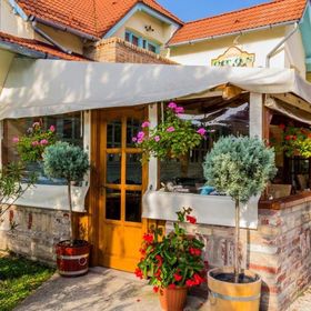 Ötösfogat Panzió Siófok