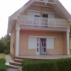 Fleur Vendégház Gunarasfürdő