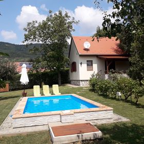 Cseresznyevirág Vendégházak Kővágószőlős