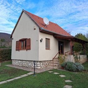 Cseresznyevirág Vendégházak Kővágószőlős