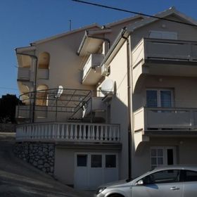 Apartmani Desanka Lopar