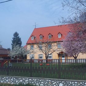Fenyő Panzió és Apartmanház Mezőkövesd