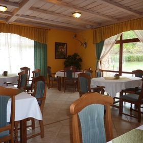 Naspolya Panzió és Étterem Bátaapáti