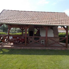 Tornácos Vendégház Sarud