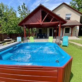 Tieff Apartmanház Balatonszárszó