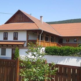 Szekeres Vendégház Alsótold