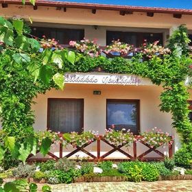 Lilaakác Vendégház Hosszúpályi