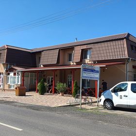 Kék Lagúna Étterem és Panzió Dombrád