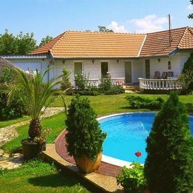 Fehérház Abádszalók