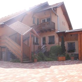 Sari Vendégház Lipót