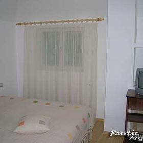 Pensiunea Rustic Argeșean Bucșenești