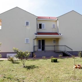 Apartmani Franka Petrčane