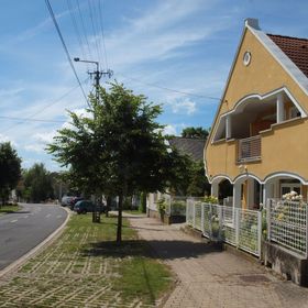 Sárga Rózsa Apartmanház Balatongyörök