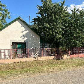 Pihenő Vendégház Abádszalók