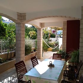 Apartments Kostovic Vinišće