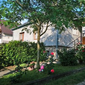 Hársfa Apartman Tamási