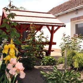 Írisz Apartmanház Mórahalom