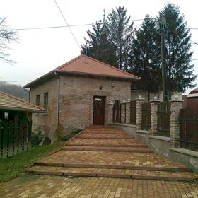 Híd-ház Alsónána