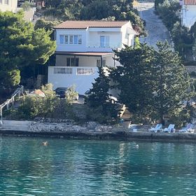 Apartmani Kresimir Rogoznica