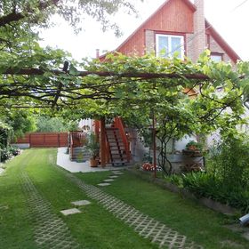 Pensiunea Árpád Cechești