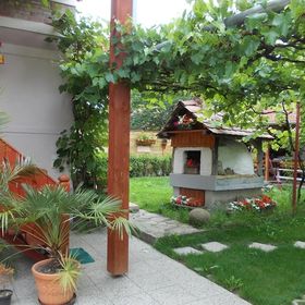 Pensiunea Árpád Cechești