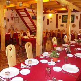 Pensiunea Árpád Cechești