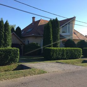 Mol-Ker-Vill Apartmanok Lenti