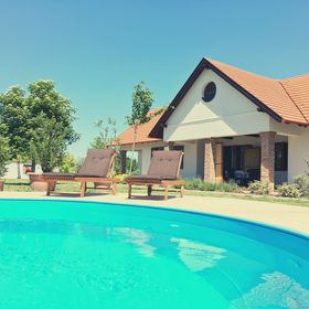 Kamillaház Poroszló