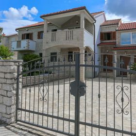 Apartment Lucija Supetar