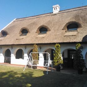 Nádfedeles Házikó Pálköve