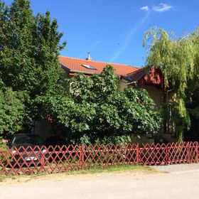 Péter-Fia Apartman Balatonkenese