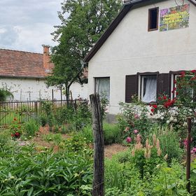 Virágoskert Vendégház Nagybörzsöny