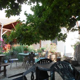 Borostyánkert Étterem és Vendégház Sitke