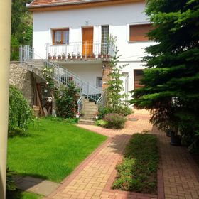 Holló Vendégház Eger