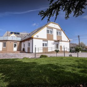 Gránátalma Vendégház Fehérvárcsurgó