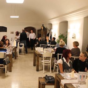  Bagolyvár Fogadó - Újfalusy Márton Vendégház Zirc