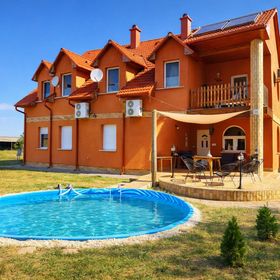 Csetáj Vendégház Hajós