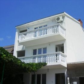 Judit Apartmanház Tisno