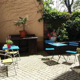 Crystal Suites Old Town