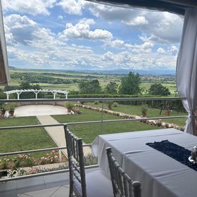 Merlot Borhotel és Látványpince Edelény