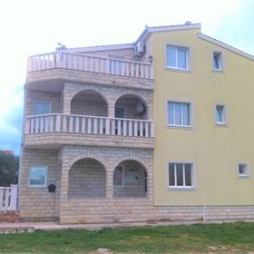 Miro Apartman Kaštel Štafilić