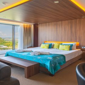 Castellum Hotel Hollókő