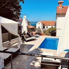 Apartment Wood Njivice