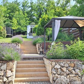 Paradise Apartmanház Eger