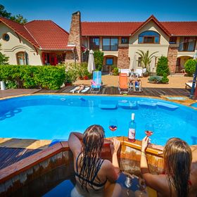 Erdei Wellness Vendégház Ópusztaszer