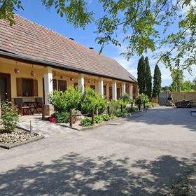 Eszter Vendégház Harta