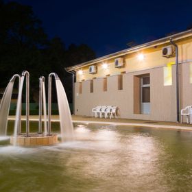 Hajdúnánási Gyógyfürdő-Korona Ház